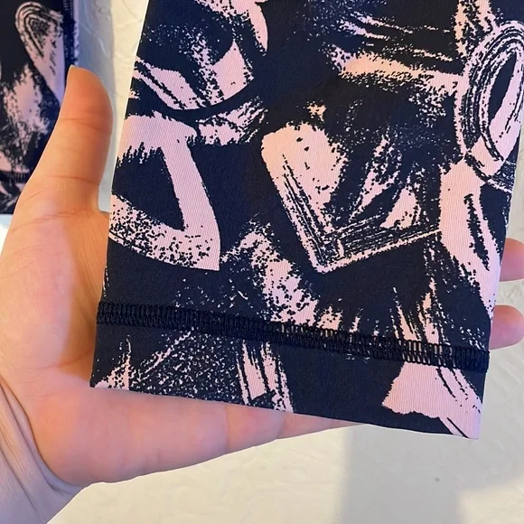 Lululemon cropped leggings - Picture 7 of 9